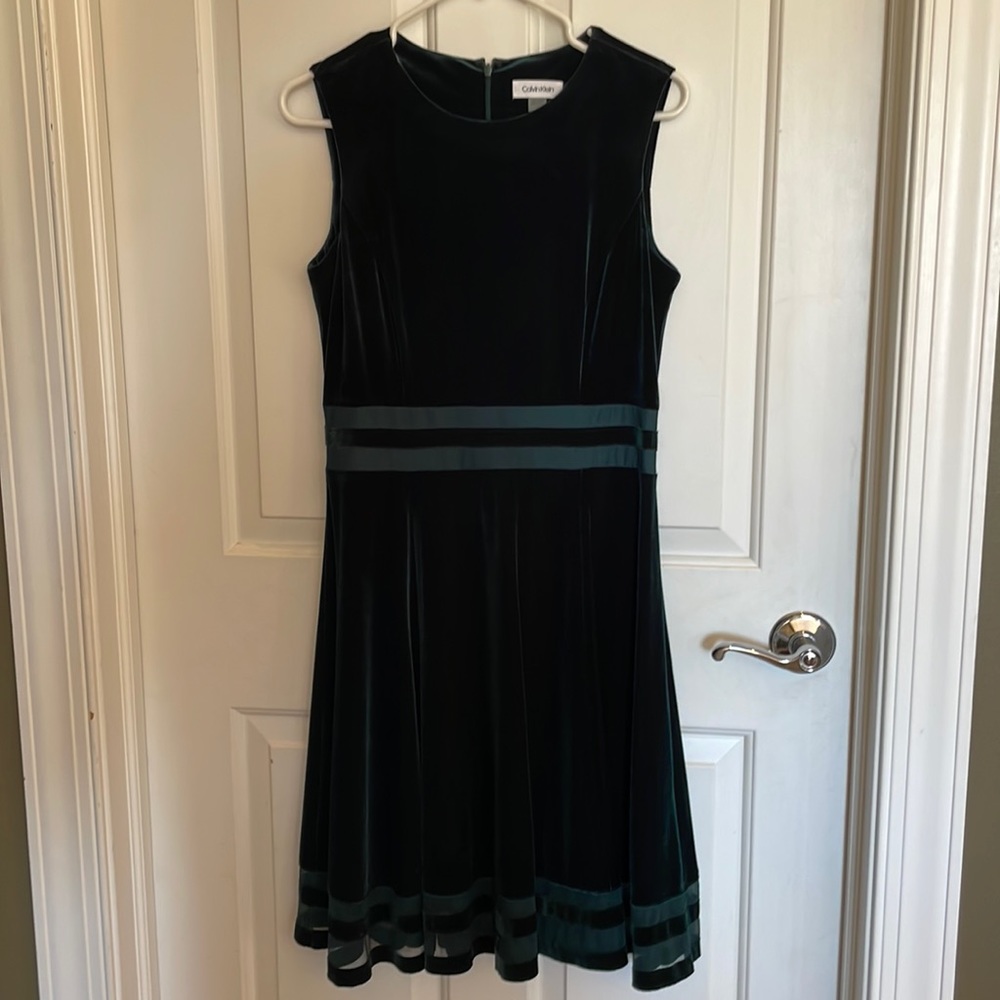 Gorgeous emerald green Calvin Klein dress